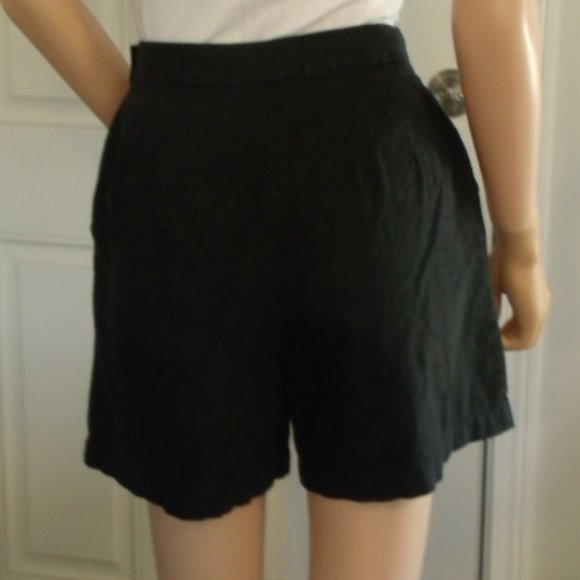 Sz. 7/8 Jennifer Eden Distressed Black Shorts - Picture 2 of 5